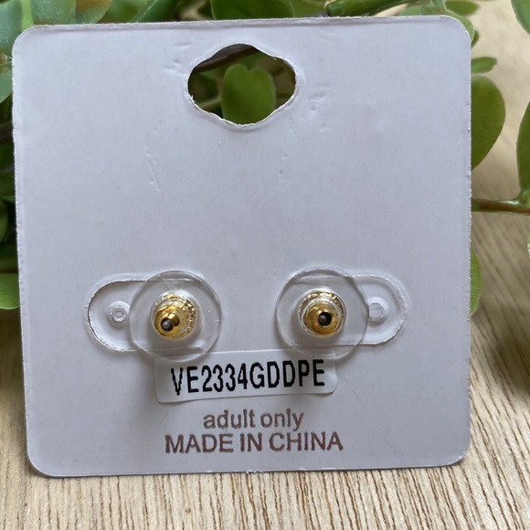 No. 3 Stud Sparkle Druzy Earrings 💗 Peach & Gold - Picture 6 of 9